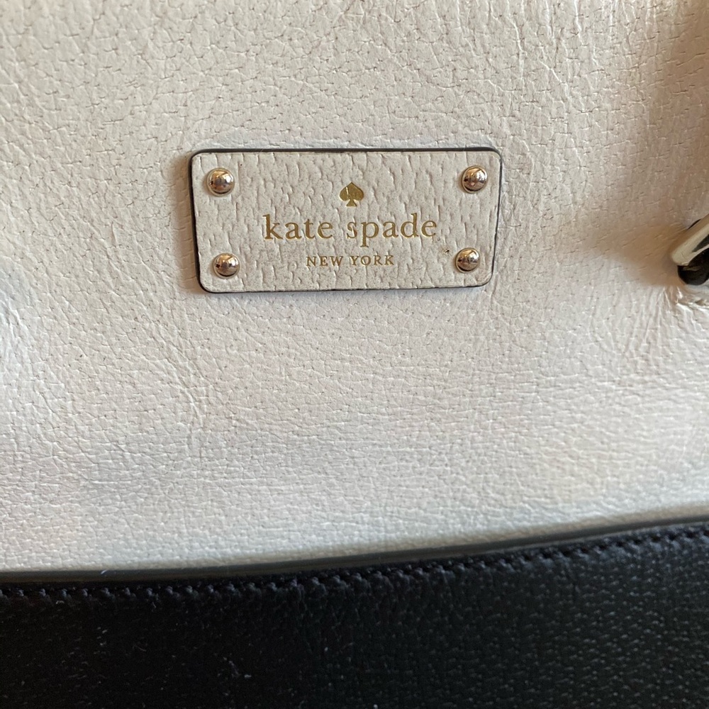 Black and white leather Kate spade purse - Picture 2 of 15